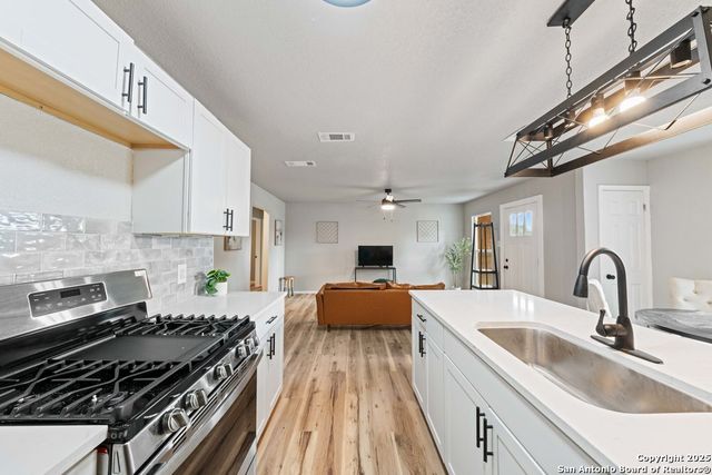 6019 Sandwick, San Antonio, TX 78238