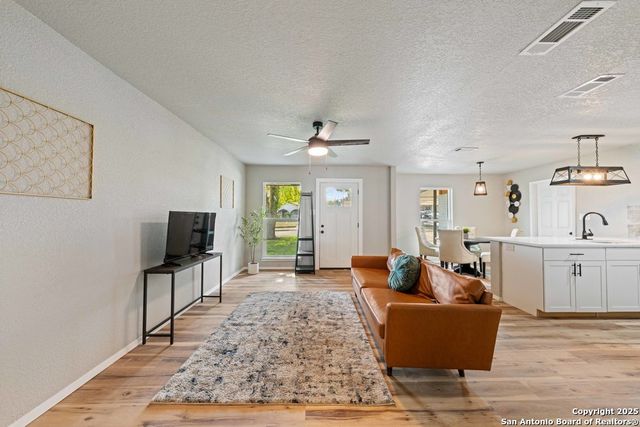 6019 Sandwick, San Antonio, TX 78238