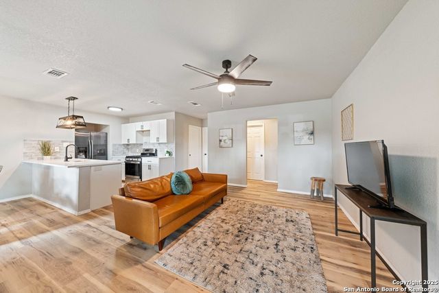 6019 Sandwick, San Antonio, TX 78238