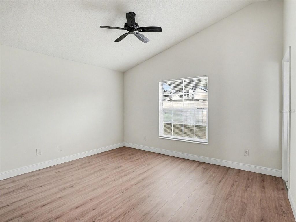 Image 7 of property listing at 1965 TEABERRY COURT, Orlando, FL 32824