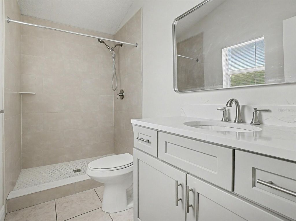 Image 9 of property listing at 1965 TEABERRY COURT, Orlando, FL 32824