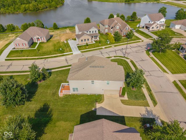 6972 Pinnacle Drive, Columbus, IN 47201