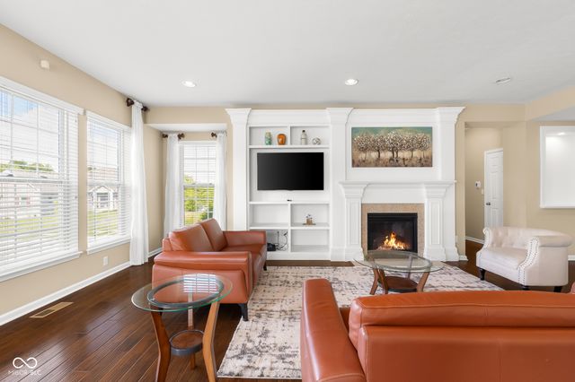 6972 Pinnacle Drive, Columbus, IN 47201