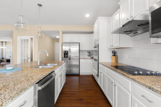6972 Pinnacle Drive, Columbus, IN 47201