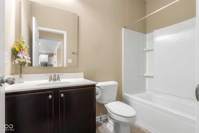 6972 Pinnacle Drive, Columbus, IN 47201