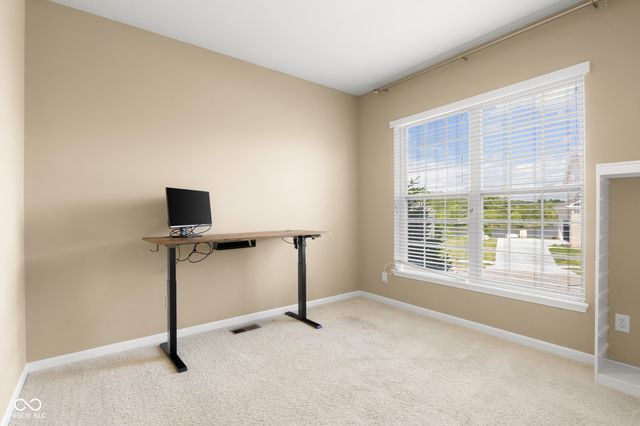 6972 Pinnacle Drive, Columbus, IN 47201