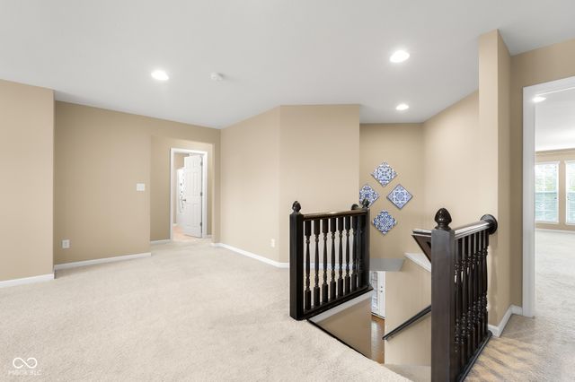 6972 Pinnacle Drive, Columbus, IN 47201