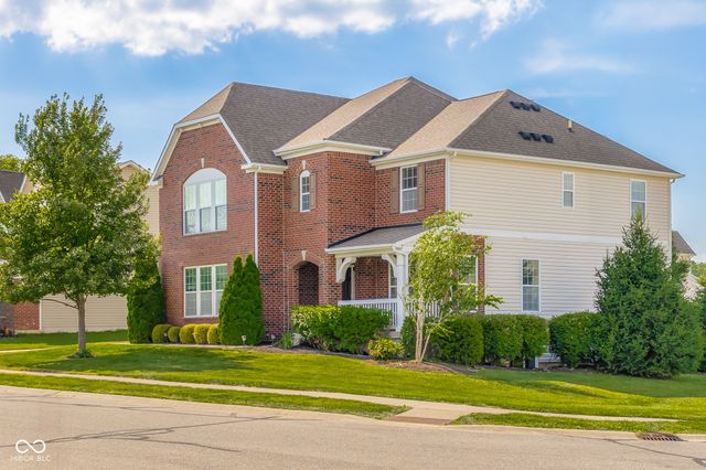 6972 Pinnacle Drive, Columbus, IN 47201