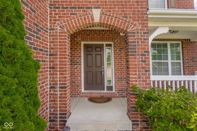 6972 Pinnacle Drive, Columbus, IN 47201