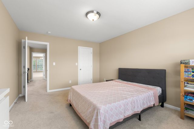 6972 Pinnacle Drive, Columbus, IN 47201
