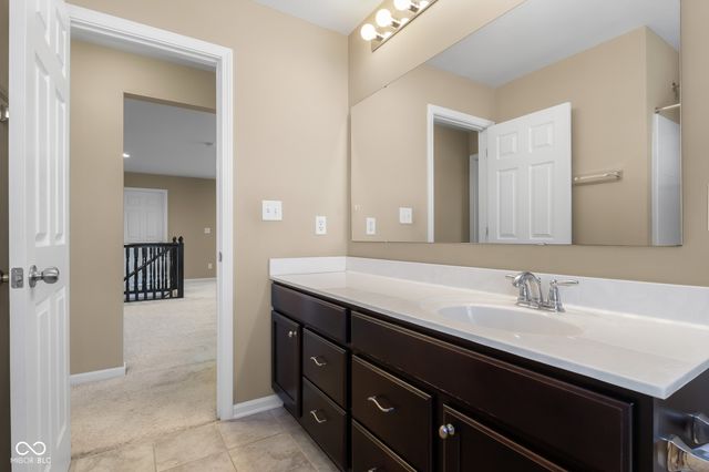 6972 Pinnacle Drive, Columbus, IN 47201