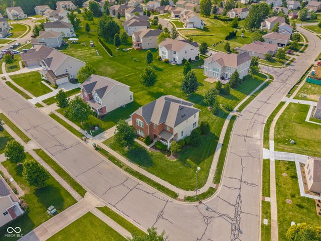 6972 Pinnacle Drive, Columbus, IN 47201
