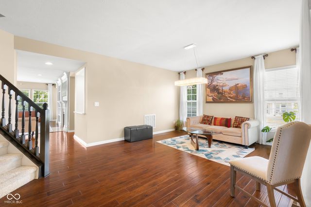 6972 Pinnacle Drive, Columbus, IN 47201