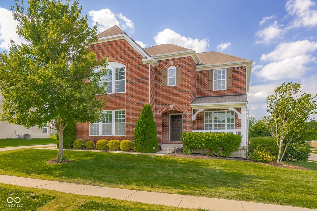6972 Pinnacle Drive, Columbus, IN 47201
