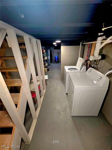 3698 Buena Vista Drive, Hubbard, OH 44425