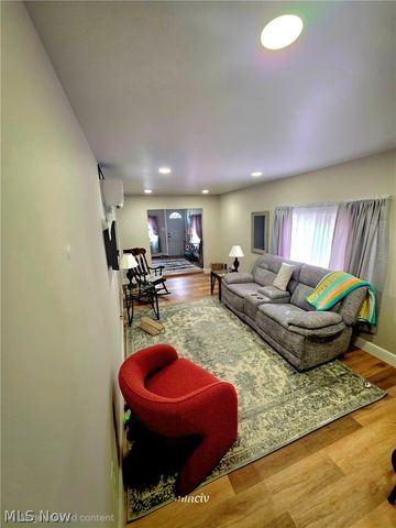 3698 Buena Vista Drive, Hubbard, OH 44425