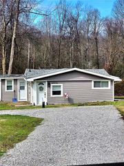 3698 Buena Vista Drive, Hubbard, OH 44425
