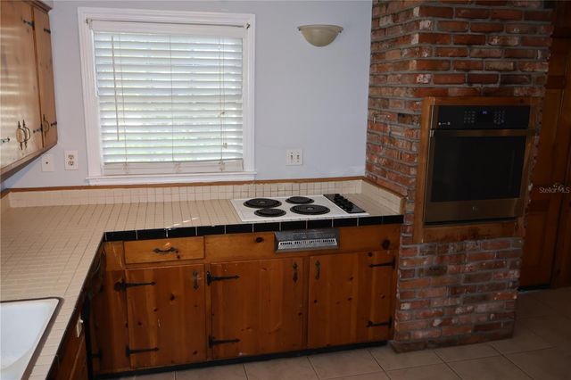 3017 W EUCLID AVENUE, Tampa, FL 33629