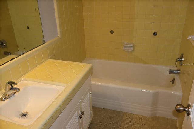 3017 W EUCLID AVENUE, Tampa, FL 33629