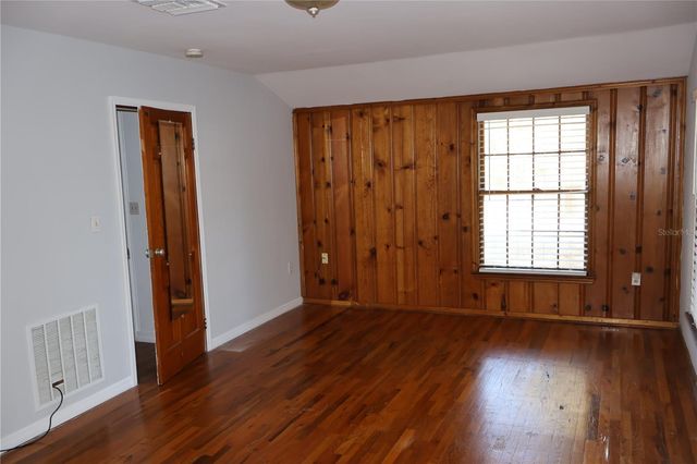 3017 W EUCLID AVENUE, Tampa, FL 33629