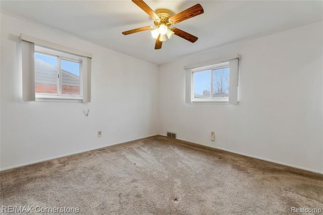 34216 Rosslyn Street, Westland, MI 48185