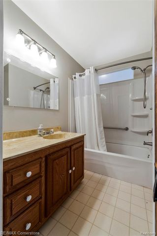 34216 Rosslyn Street, Westland, MI 48185