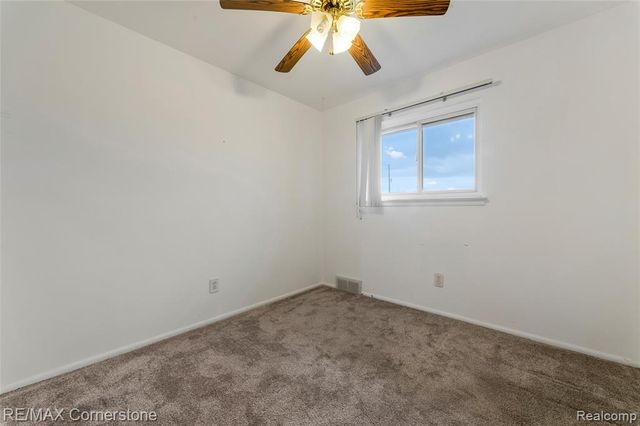 34216 Rosslyn Street, Westland, MI 48185