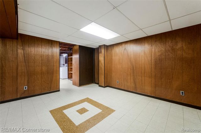 34216 Rosslyn Street, Westland, MI 48185