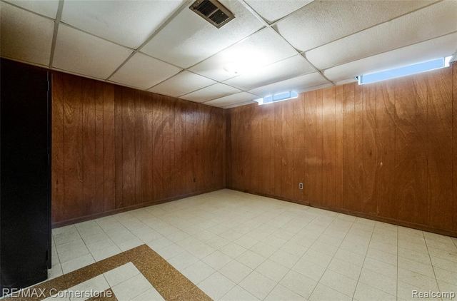 34216 Rosslyn Street, Westland, MI 48185