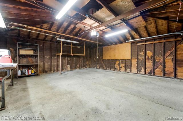 34216 Rosslyn Street, Westland, MI 48185