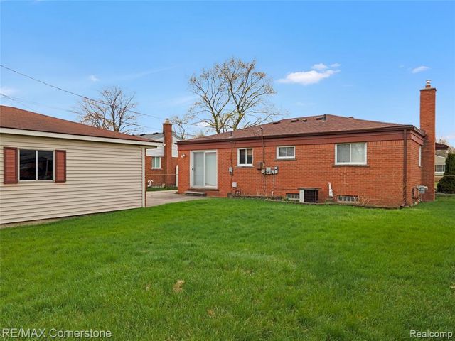 34216 Rosslyn Street, Westland, MI 48185