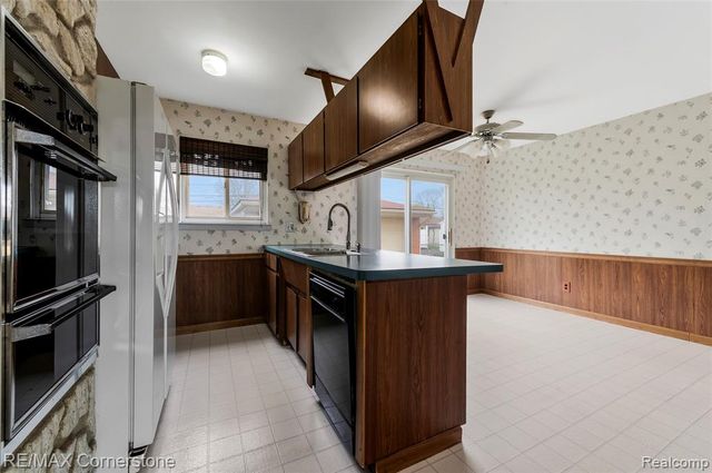 34216 Rosslyn Street, Westland, MI 48185