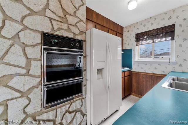 34216 Rosslyn Street, Westland, MI 48185