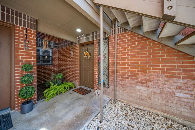 7930 Roanoke Run Apt 1111, San Antonio, TX 78240