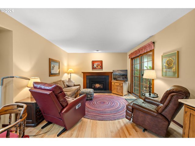 464 LIVINGOOD Ln, Lake Oswego, OR 97034