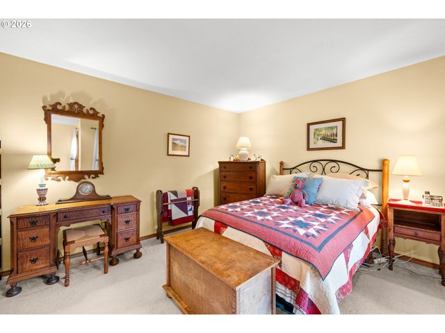 464 LIVINGOOD Ln, Lake Oswego, OR 97034