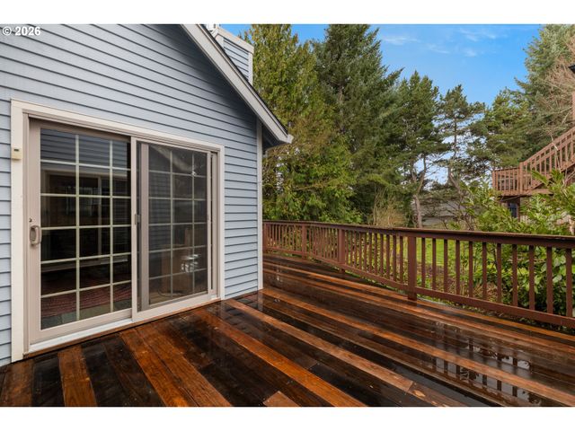 464 LIVINGOOD Ln, Lake Oswego, OR 97034