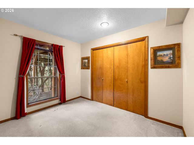 464 LIVINGOOD Ln, Lake Oswego, OR 97034