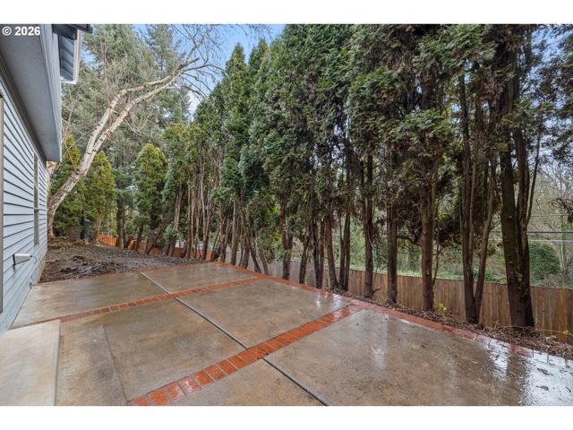 464 LIVINGOOD Ln, Lake Oswego, OR 97034