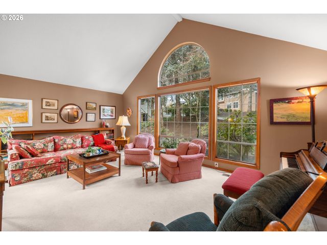 464 LIVINGOOD Ln, Lake Oswego, OR 97034