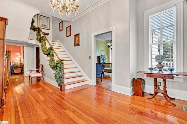 522 Cleveland Street, Greenville, SC 29601