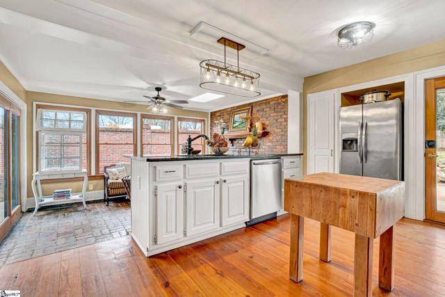 522 Cleveland Street, Greenville, SC 29601