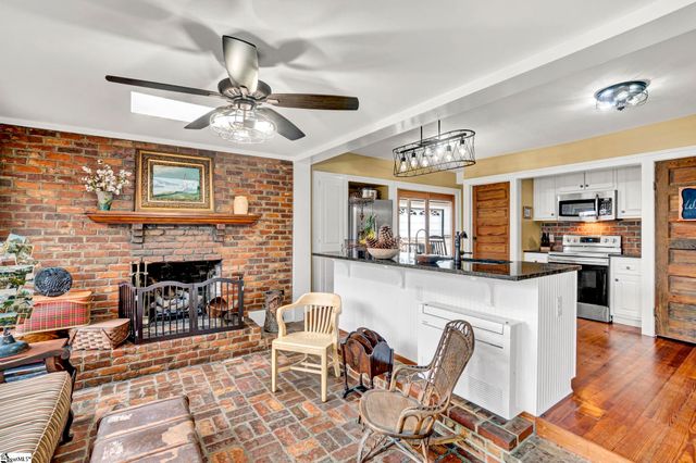 522 Cleveland Street, Greenville, SC 29601