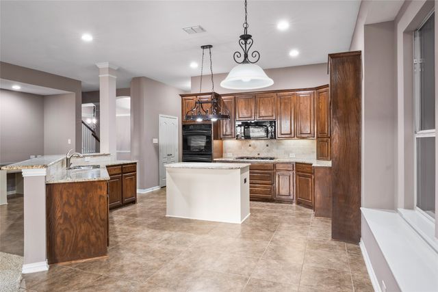 1171 Bonham Parkway, Lantana, TX 76226