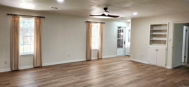 500 E Bobbies Circle, Star City, AR 71667