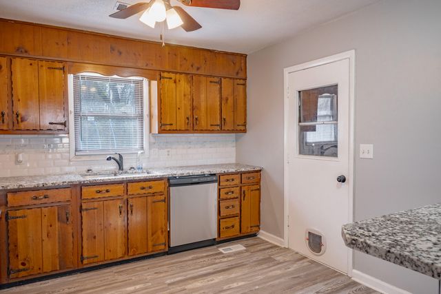 416 Regal Drive, Tunnel Hill, GA 30755