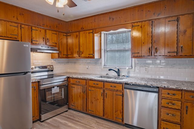 416 Regal Drive, Tunnel Hill, GA 30755