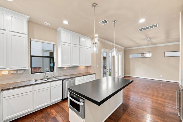 2422 Langston Street, Houston, TX 77007