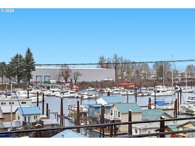 524 Ne BRIDGETON Rd, Portland, OR 97211