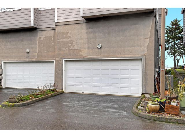 524 Ne BRIDGETON Rd, Portland, OR 97211